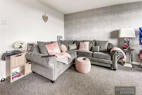 24 Brook Drive, Wickford, SS12 9EQ