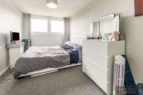 24 Brook Drive, Wickford, SS12 9EQ