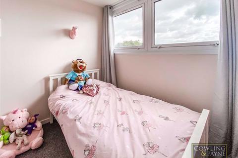 24 Brook Drive, Wickford, SS12 9EQ