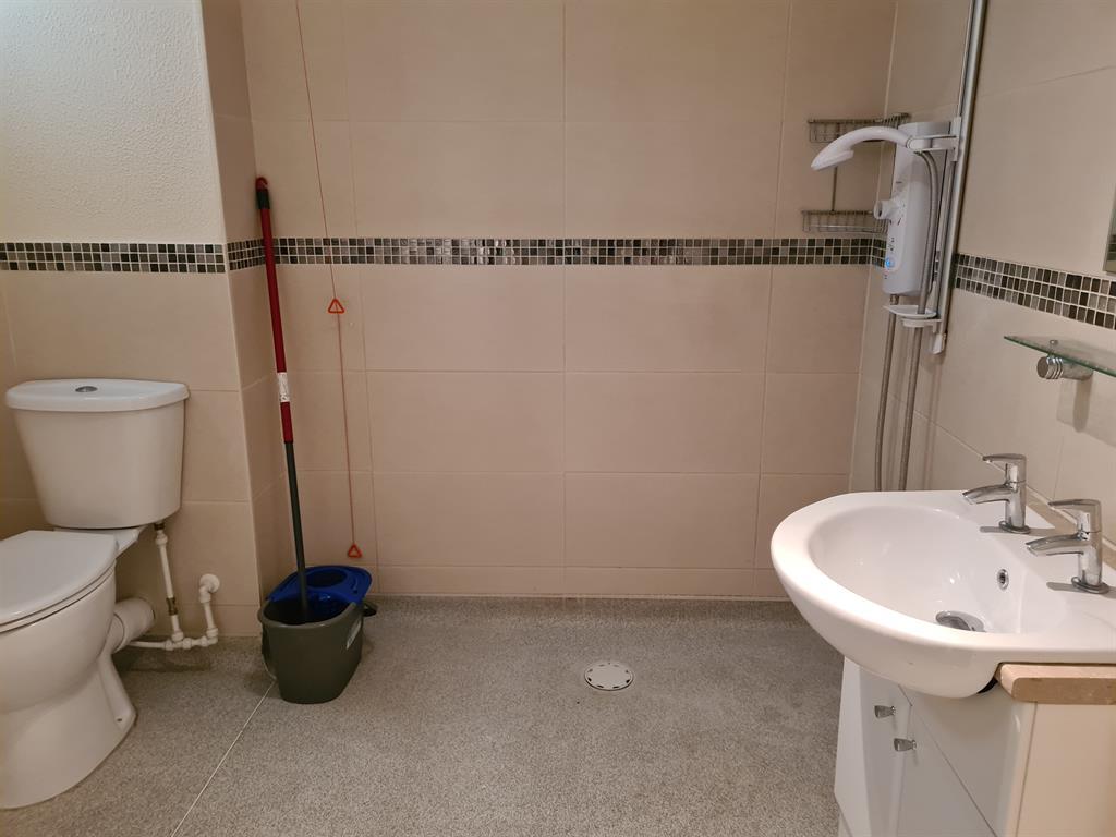 Court, Wokingham, RG41 3DB 2 bed retirement property £265,000