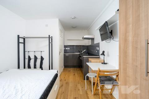 Studio to rent, South End Road, London NW3