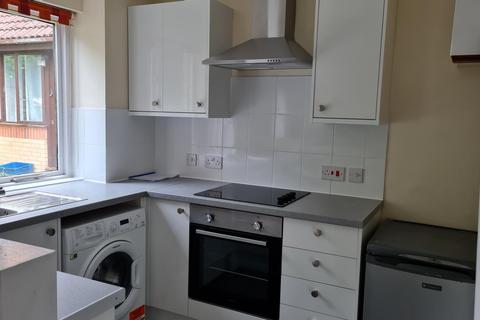 1 bedroom terraced house to rent, Pimpernel Grove, Walnut Tree, Milton Keynes, MK7