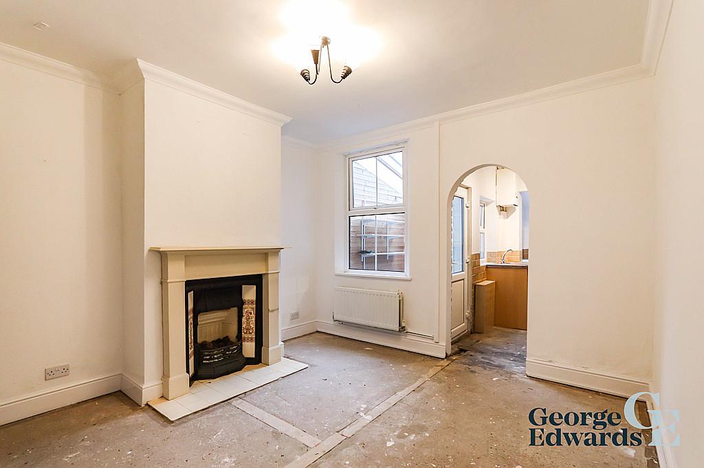 Mill Hill Lane, Winshill, DE150BA 2 bed terraced house £625 pcm (£144 pw)