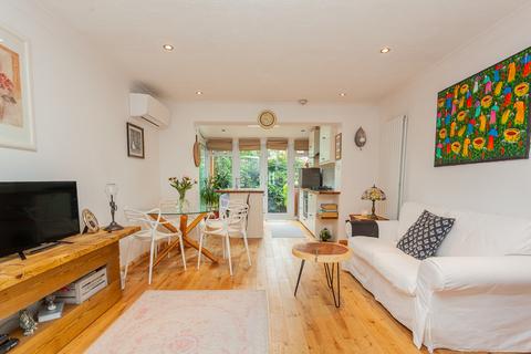 12 Atherley Way, Whitton, Hounslow, TW4 5NG