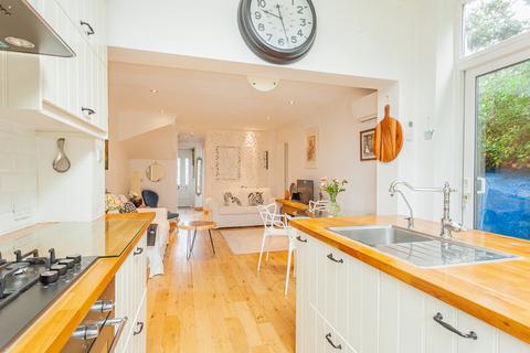 12 Atherley Way, Whitton, Hounslow, TW4 5NG