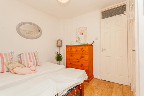 12 Atherley Way, Whitton, Hounslow, TW4 5NG