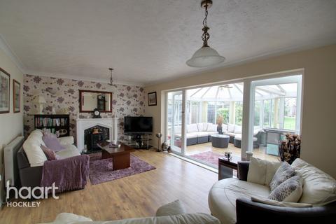 27a Greensward Lane, Hockley, SS5 5HD