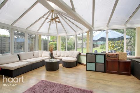 27a Greensward Lane, Hockley, SS5 5HD