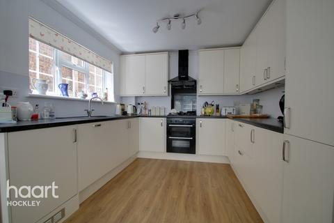 27a Greensward Lane, Hockley, SS5 5HD