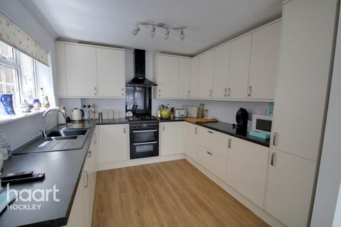 27a Greensward Lane, Hockley, SS5 5HD