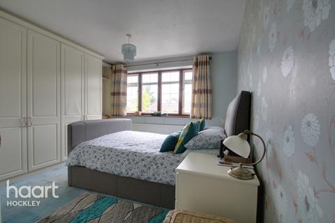 27a Greensward Lane, Hockley, SS5 5HD