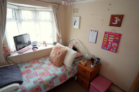 50 Fairfield Way, Epsom, KT19 0EF