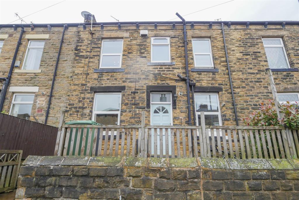 Halliday Street, Pudsey, LS28 2 bed terraced house £180,000