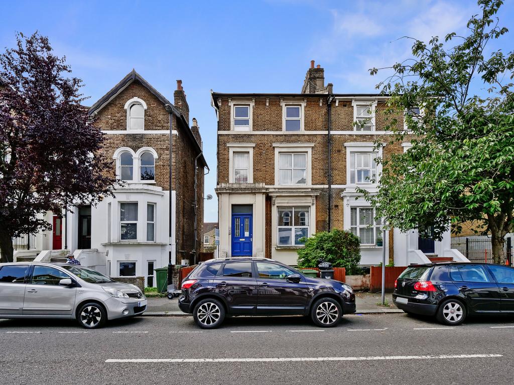 3 Mount Pleasant Road, Lewisham, SE13 1 bed flat £299,950