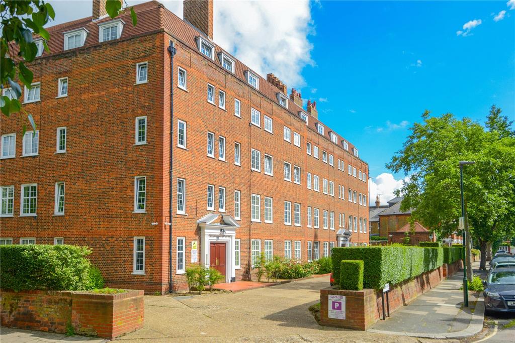 Lebanon Court, Richmond Road, Twickenham, TW1 3 bed property £525,000