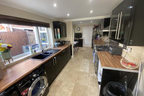 Endeavour Collingwood Road, St Margarets At Cliffe, Dover, CT15 6EX