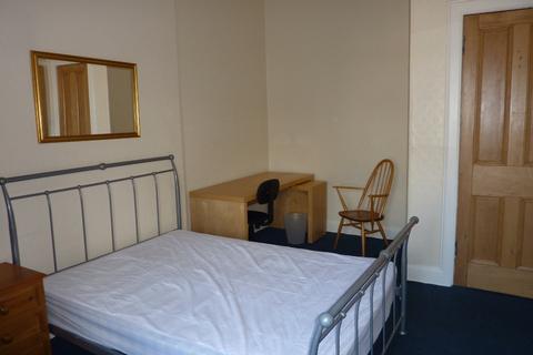 2 bedroom flat to rent, Gardners Crescent, Fountainbridge, Edinburgh, EH3