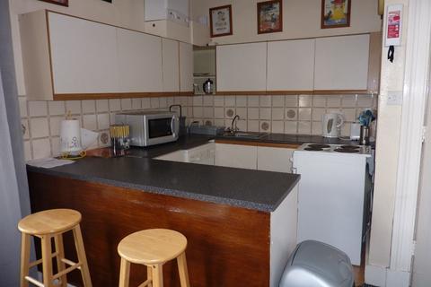 2 bedroom flat to rent, Gardners Crescent, Fountainbridge, Edinburgh, EH3