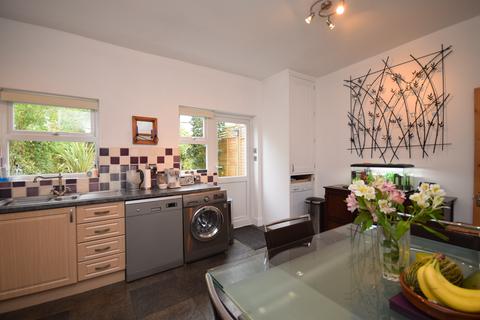12 Alston Road, London, SW17 0TP