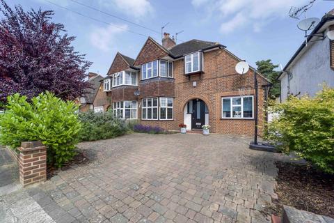 63 Revell Road, Kingston Upon Thames, KT1 3SL