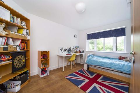 63 Revell Road, Kingston Upon Thames, KT1 3SL