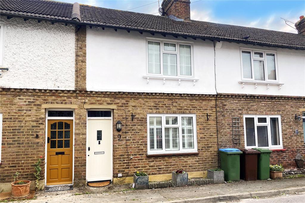 The Cottrells, Angmering... 3 bed terraced house £340,000