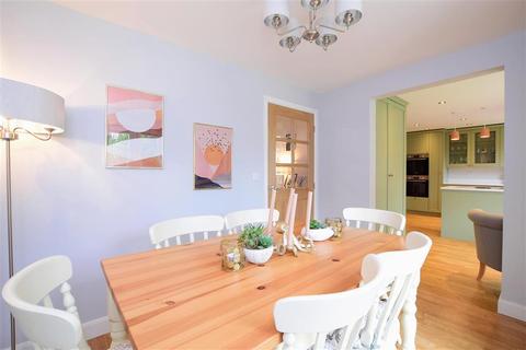 3 Blakiston Close, Ashington, Pulborough, RH20 3GL