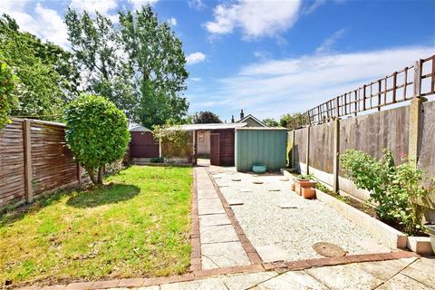 4 Morecambe Close, Hornchurch, RM12 5LU