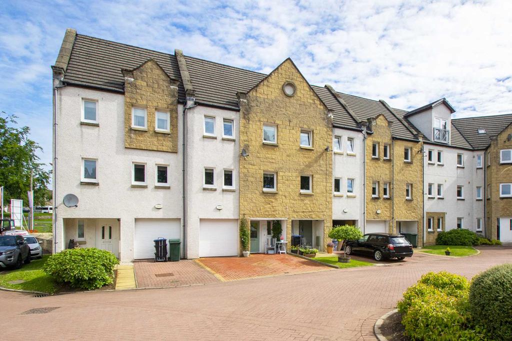 Gilbert Sheddon Court, Stewarton 4 bed townhouse £183,000