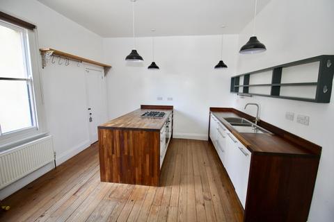 101 Hazelbank Road, Catford, London, SE6 1LS