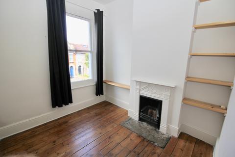 101 Hazelbank Road, Catford, London, SE6 1LS