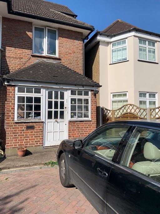 Greenfield Gardens, London, NW2 4 bed semidetached house £995,000