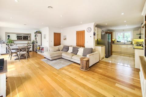 28a Station Road, Wraysbury, Staines-upon-thames, TW19 5NE