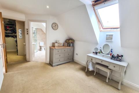28a Station Road, Wraysbury, Staines-upon-thames, TW19 5NE