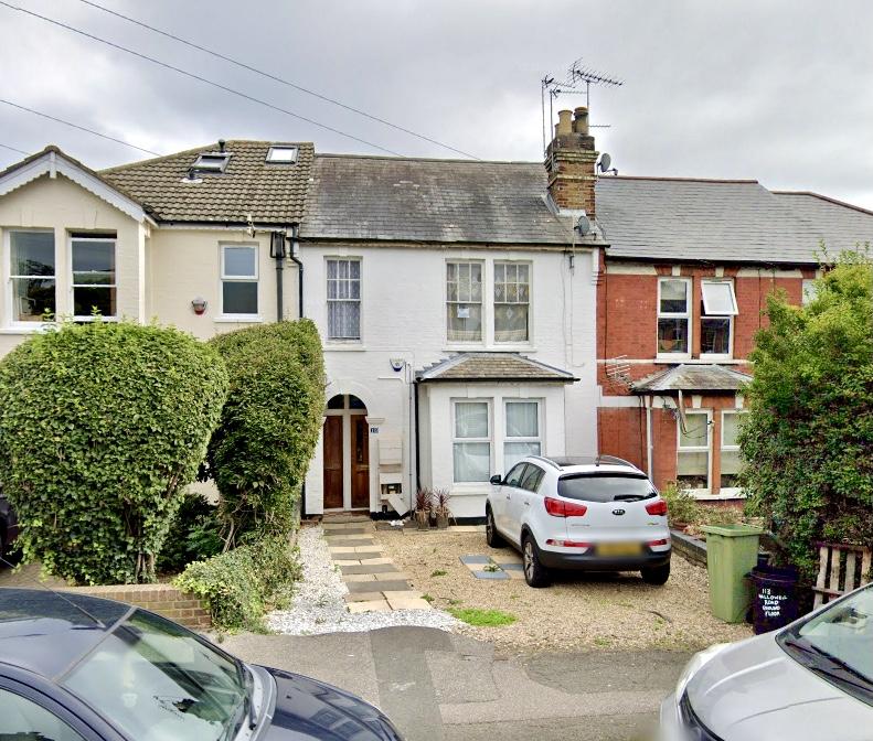 Hallowell Road, NORTHWOOD, HA6 2 bed flat £1,100 pcm (£254 pw)