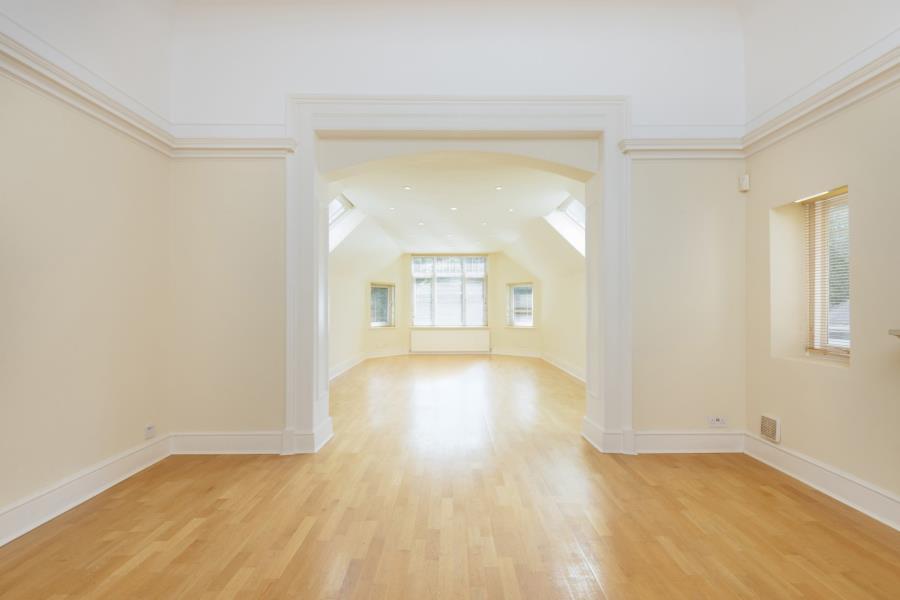 Maresfield Gardens, Hampstead 3 bed apartment £5,200 pcm (£1,200 pw)