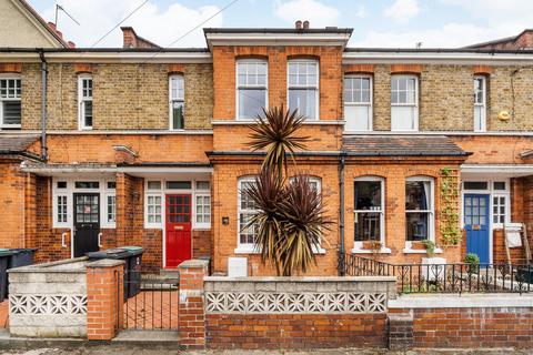 124 Hewitt Avenue, London, N22 6QE