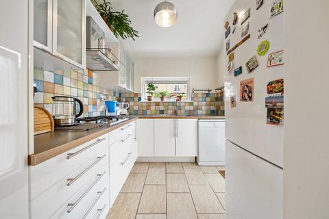 124 Hewitt Avenue, London, N22 6QE