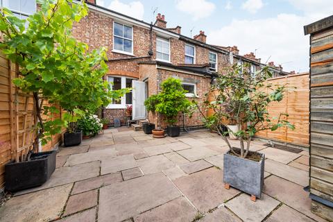 124 Hewitt Avenue, London, N22 6QE