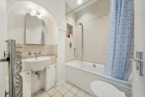 124 Hewitt Avenue, London, N22 6QE