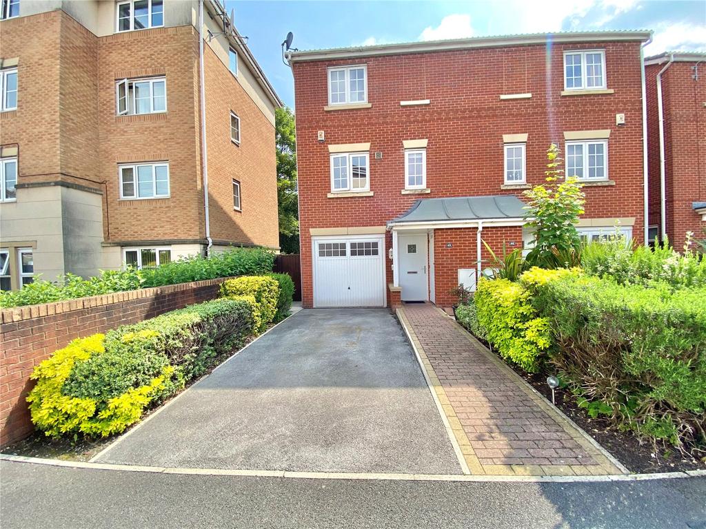 Cravenwood Road, Reddish, Stockport, SK5 3 bed house £230,000