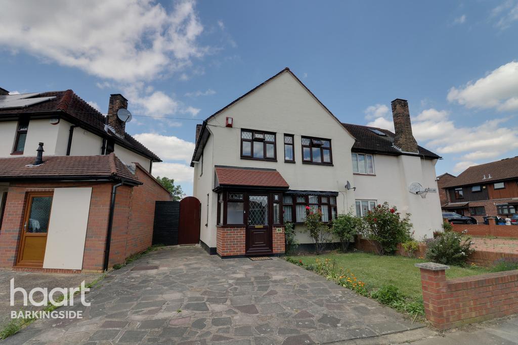 Oaks Lane, Newbury Park 3 bed semidetached house £500,000