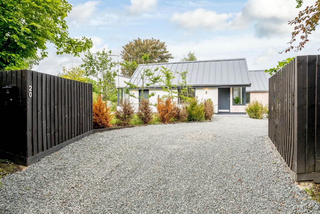 Entrance Driveway