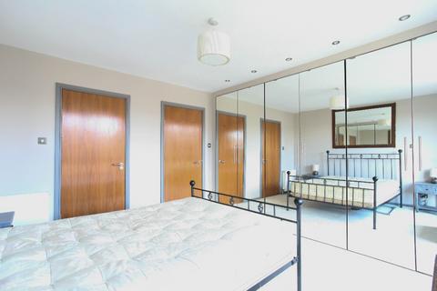 1 bedroom flat to rent, Gardners Crescent, Fountainbridge, Edinburgh, EH3