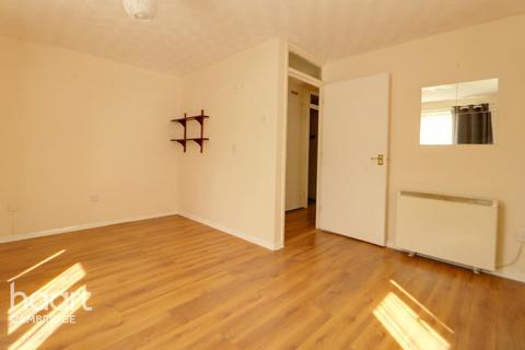 30 Fennec Close, Cambridge, CB1 9GG