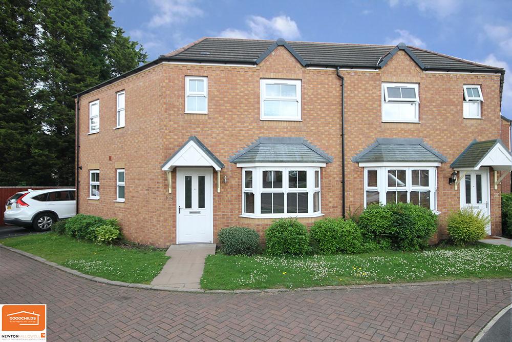 Northumberland Way, Walsall, WS2 3 bed semidetached house £850 pcm