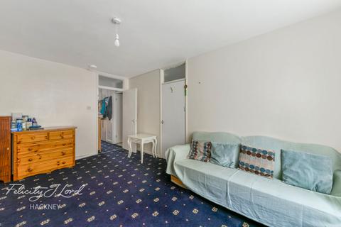 13 Hows Street, London, E2 8EE