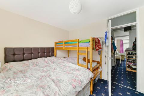 13 Hows Street, London, E2 8EE