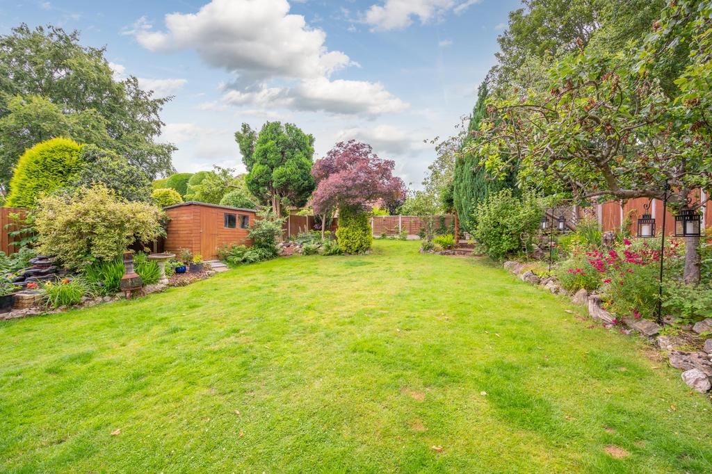 Cot Lane, Kingswinford, DY6 9RA 4 bed detached house £595,000