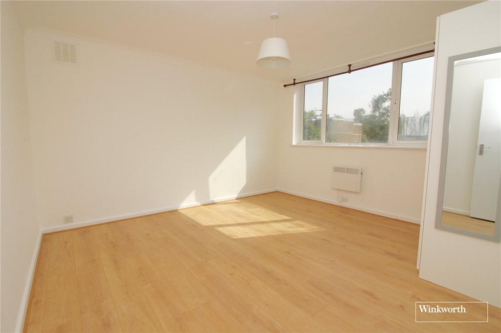Boreham Holt, Elstree, Hertfordshire, WD6 2 bed apartment £1,275 pcm